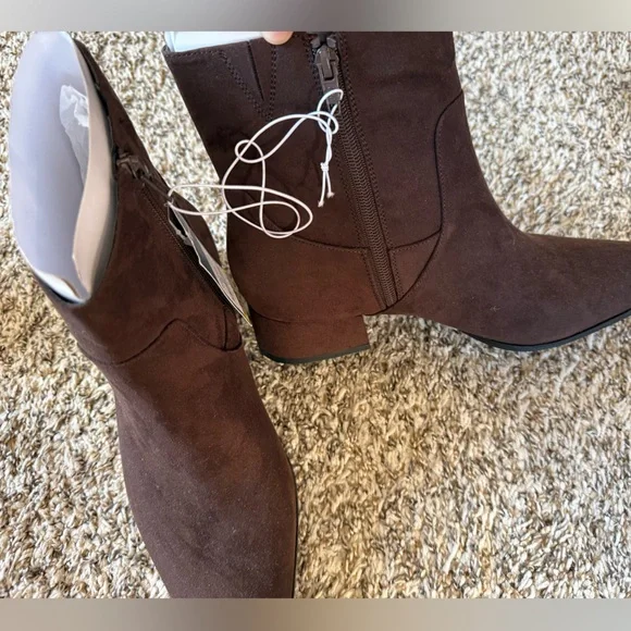 NWT Target Suede Boots - Picture 4 of 6